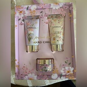 Tahari Vanilla Hand Care Set - Pink and Cream